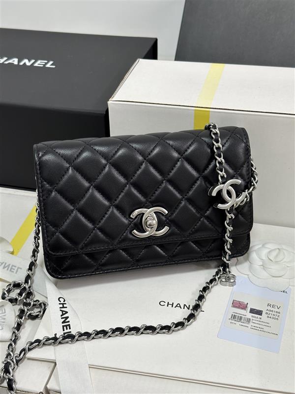 2026127205140285 700